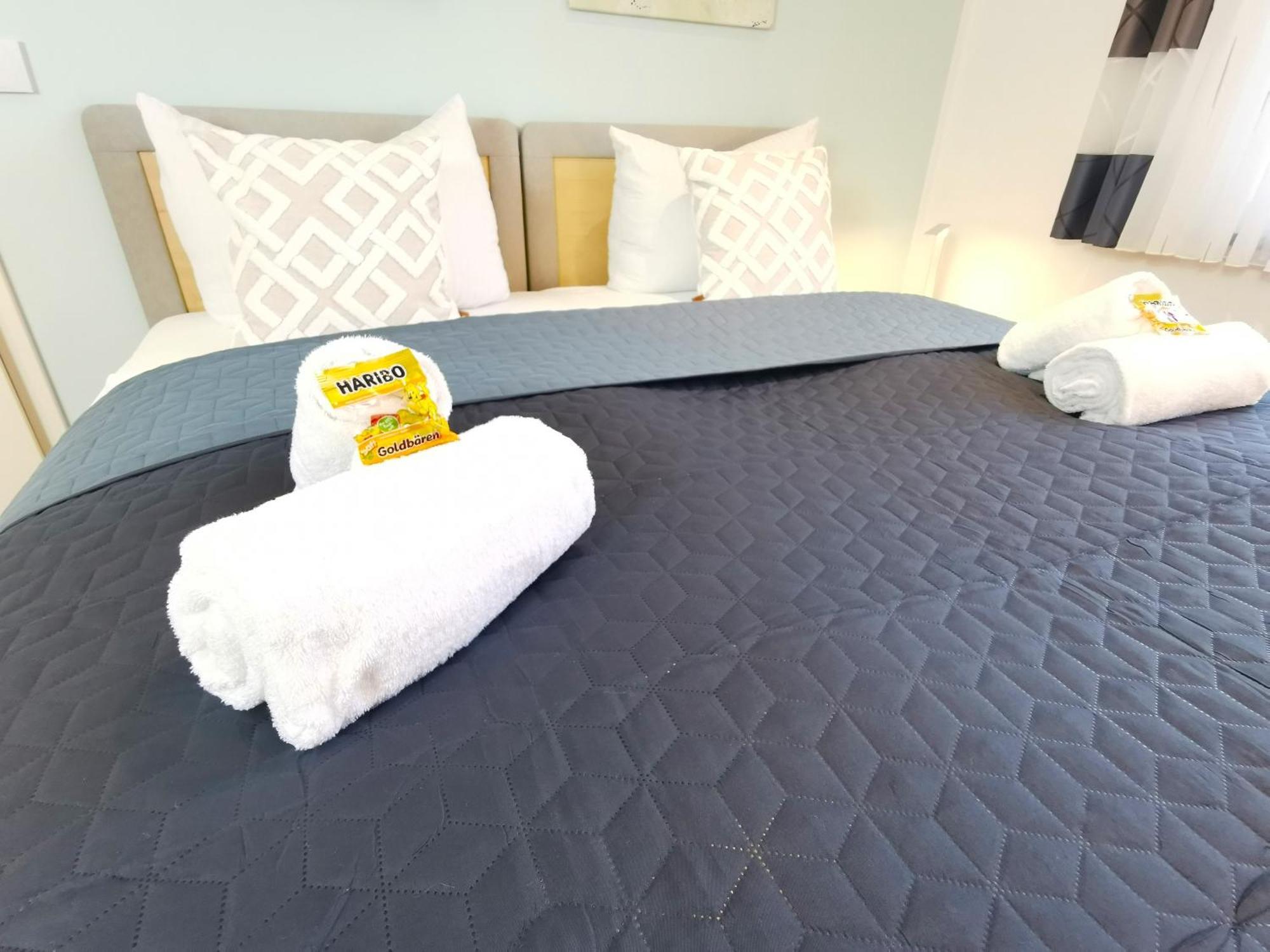 Bohnapartments Luxury Villa Berlin - 210Qm - Wintergarten - Kamin - 4 Kostenlose Parkplaetze - 6 Schlafzimmer - Neubau - Luxusausstattung Birkenwerder Zewnętrze zdjęcie