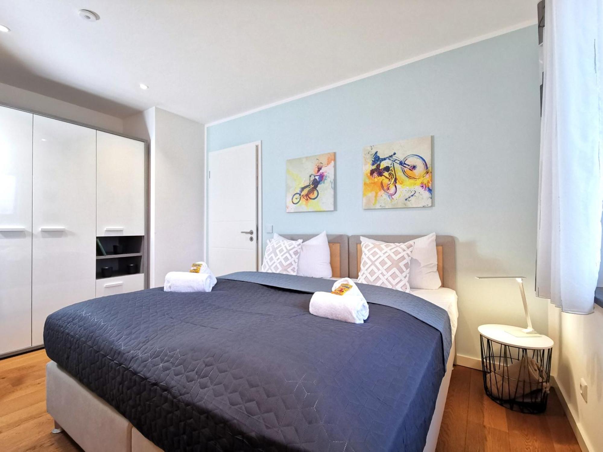 Bohnapartments Luxury Villa Berlin - 210Qm - Wintergarten - Kamin - 4 Kostenlose Parkplaetze - 6 Schlafzimmer - Neubau - Luxusausstattung Birkenwerder Zewnętrze zdjęcie