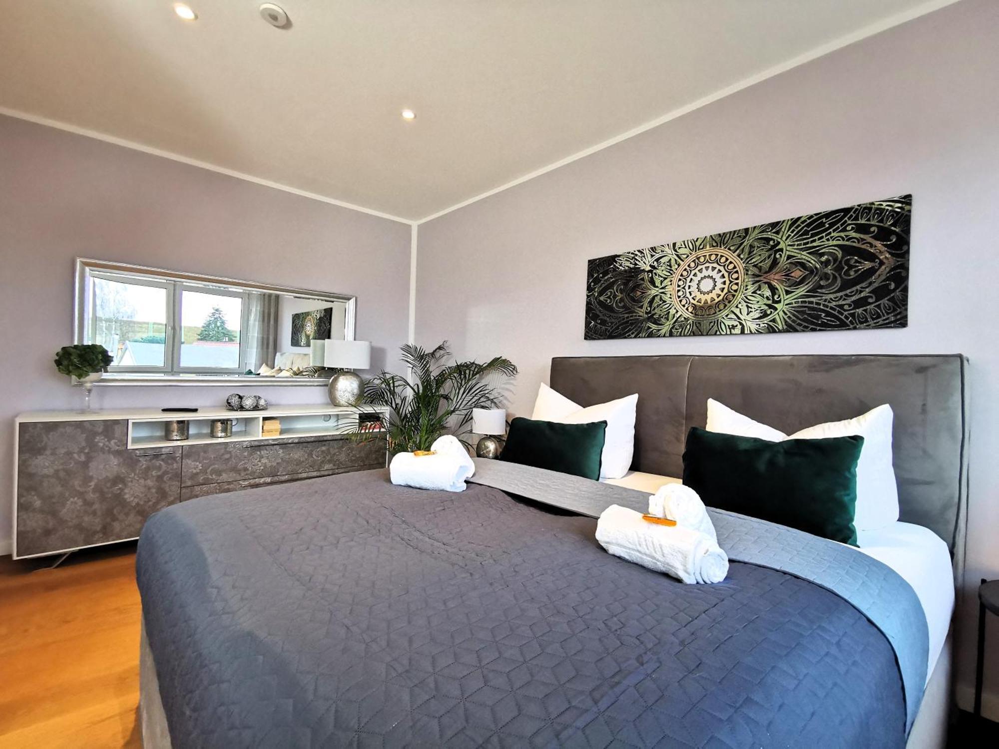 Bohnapartments Luxury Villa Berlin - 210Qm - Wintergarten - Kamin - 4 Kostenlose Parkplaetze - 6 Schlafzimmer - Neubau - Luxusausstattung Birkenwerder Zewnętrze zdjęcie